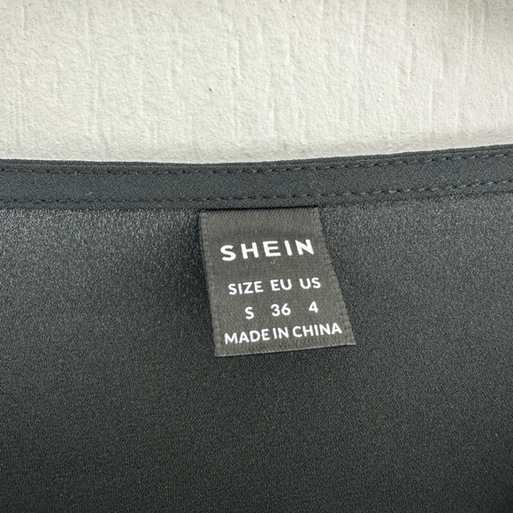 SHEIN Women's Blouse Size 4US Black peal Sleeves - Picture 3 of 3